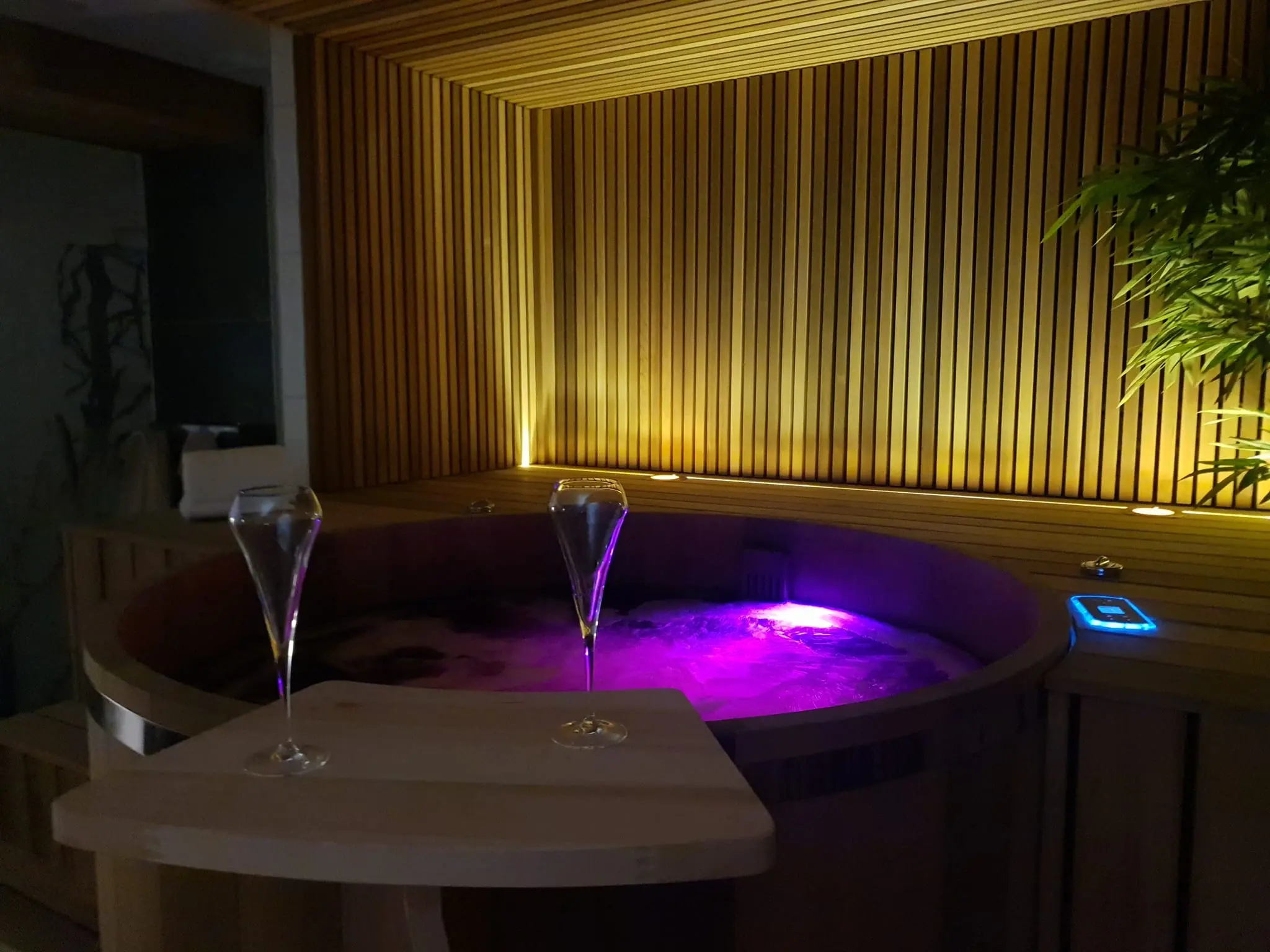 Spa privatif en bois du Refuge d’Henry